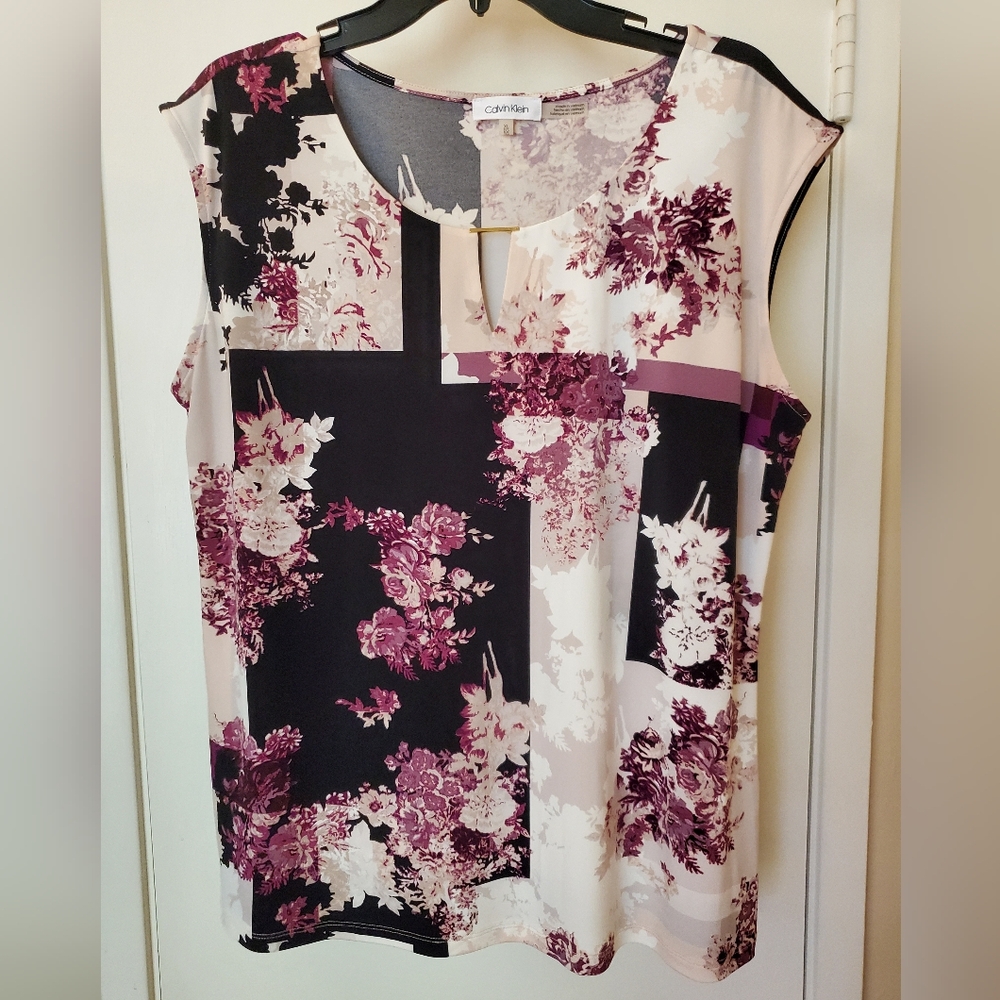 Women's sleeveless dress blouse